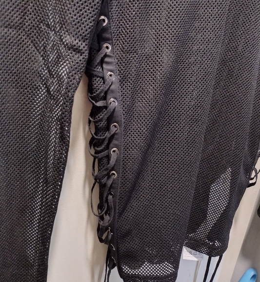 Devil fashion fishnet shirt with tie up sides. - Picture 3 of 3